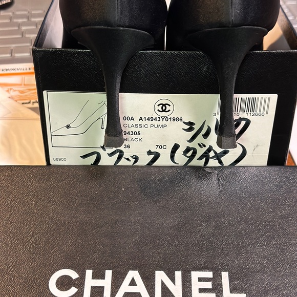 Chanel CLASSIC Pump BLACK HEELS rhinestone CAMELIA on toe US 6 UK36 box included - Picture 8 of 12